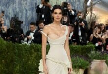 An Actress standing at the Met Gala Event 2026