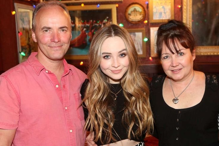 Sabrina Carpenter Parents | Elizabeth and David Carpenter.